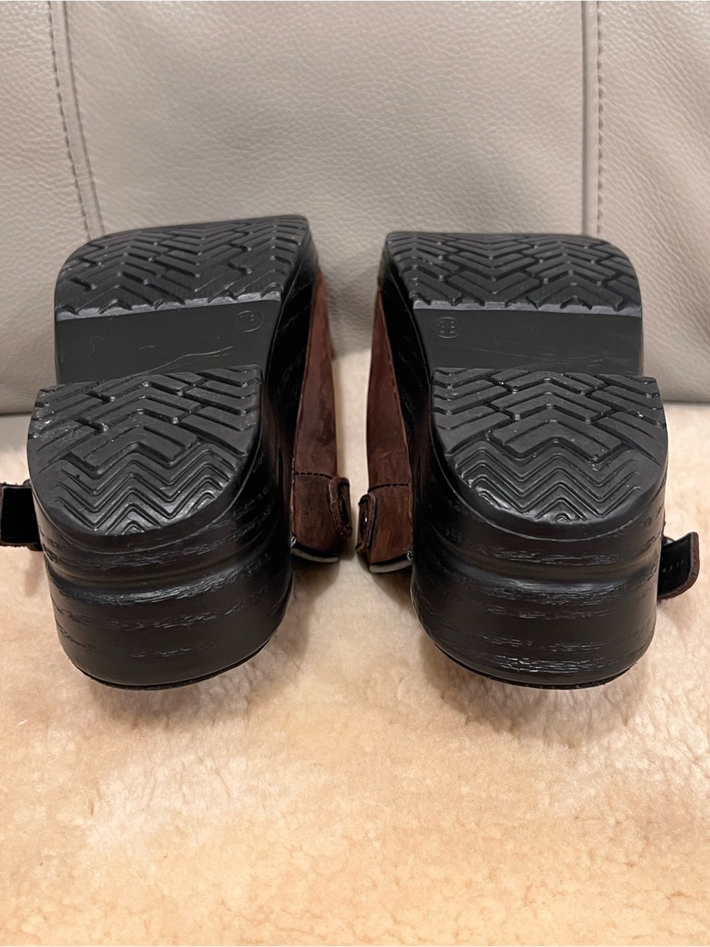 Dansko Ingrid Clog Sz 38 US 8 Oiled Leather Slip On Brown Comfortable Boho - Picture 8 of 17